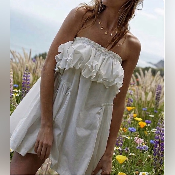 Free People Dresses & Skirts - Free People Have A Thing For You Mini Dress white strapless with ruffle medium